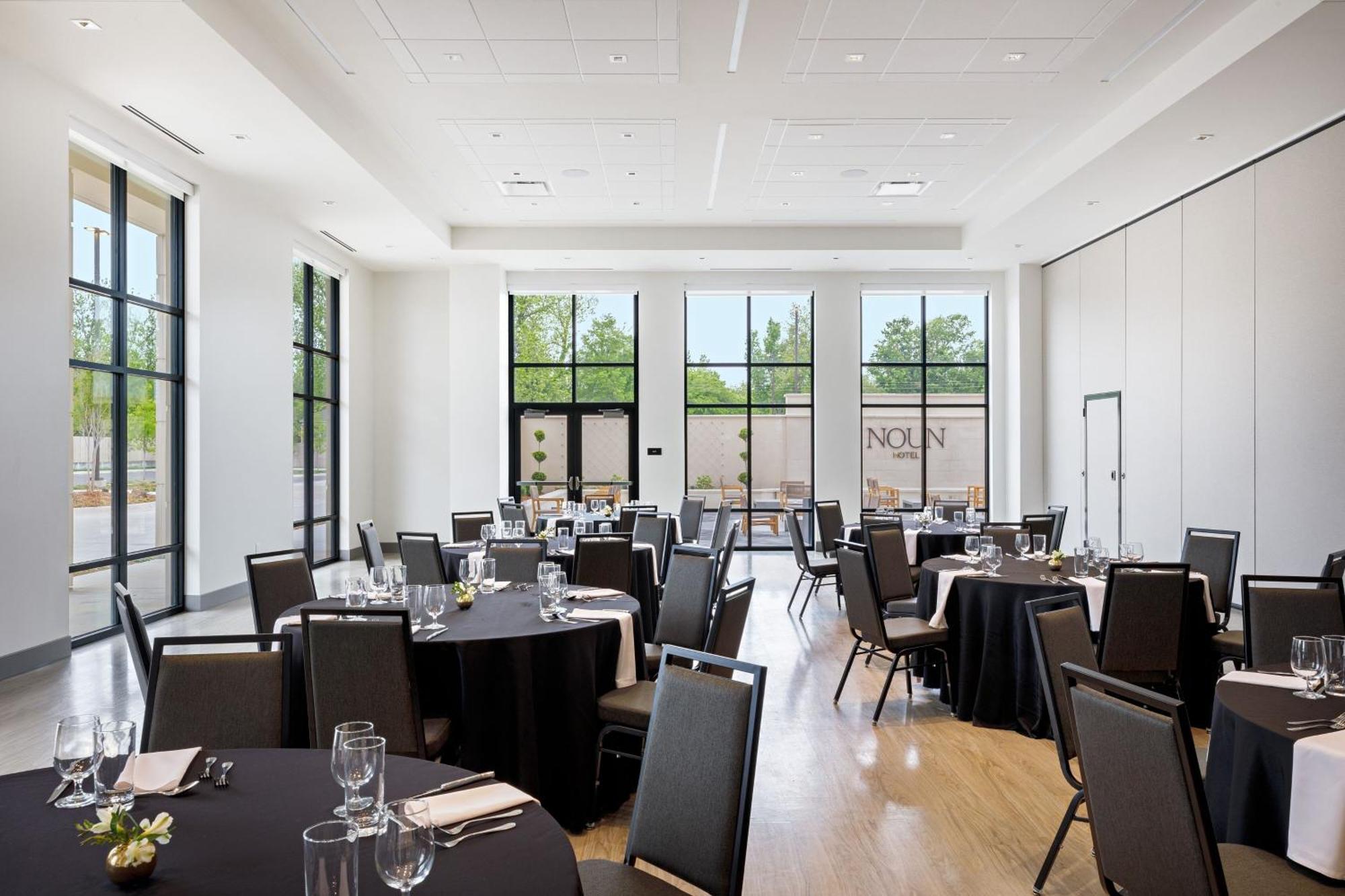 Noun Hotel, Norman, A Tribute Portfolio 5*